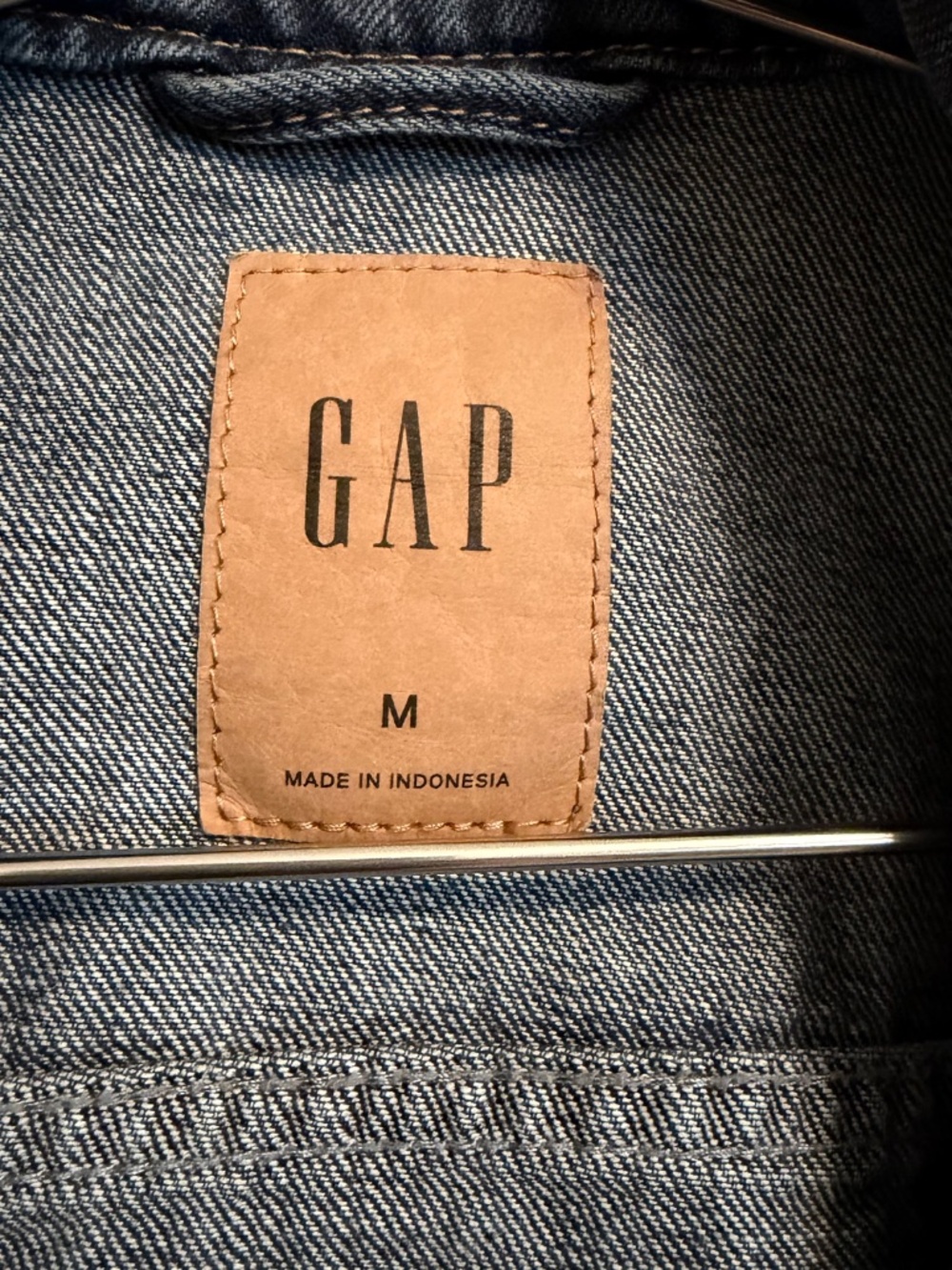 Classic Gap denim jacket, Medium - Picture 2 of 5